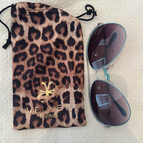 Velvet Eyewear Sunglasses - Picture 2 of 4